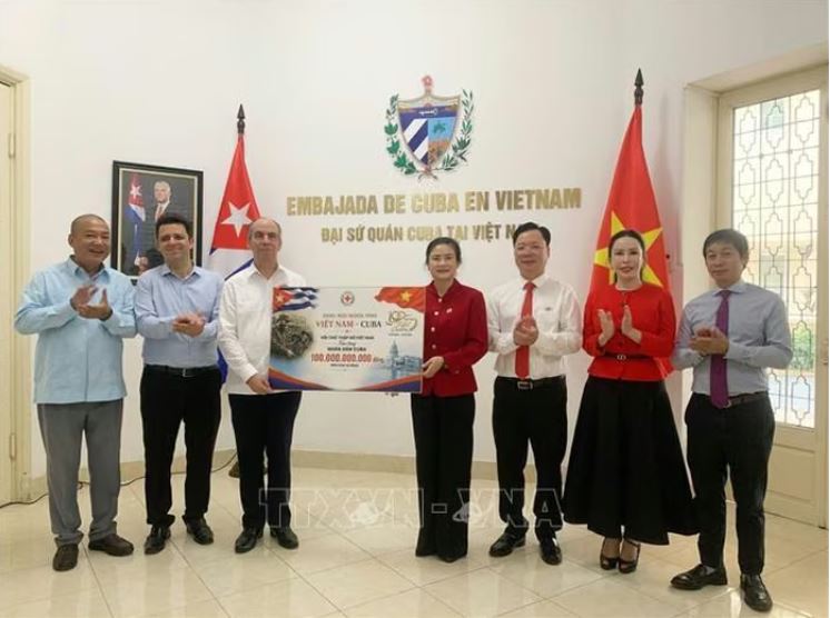 Lễ trao khoản hỗ trợ trị giá 100 tỷ đồng tặng nhân dân Cuba