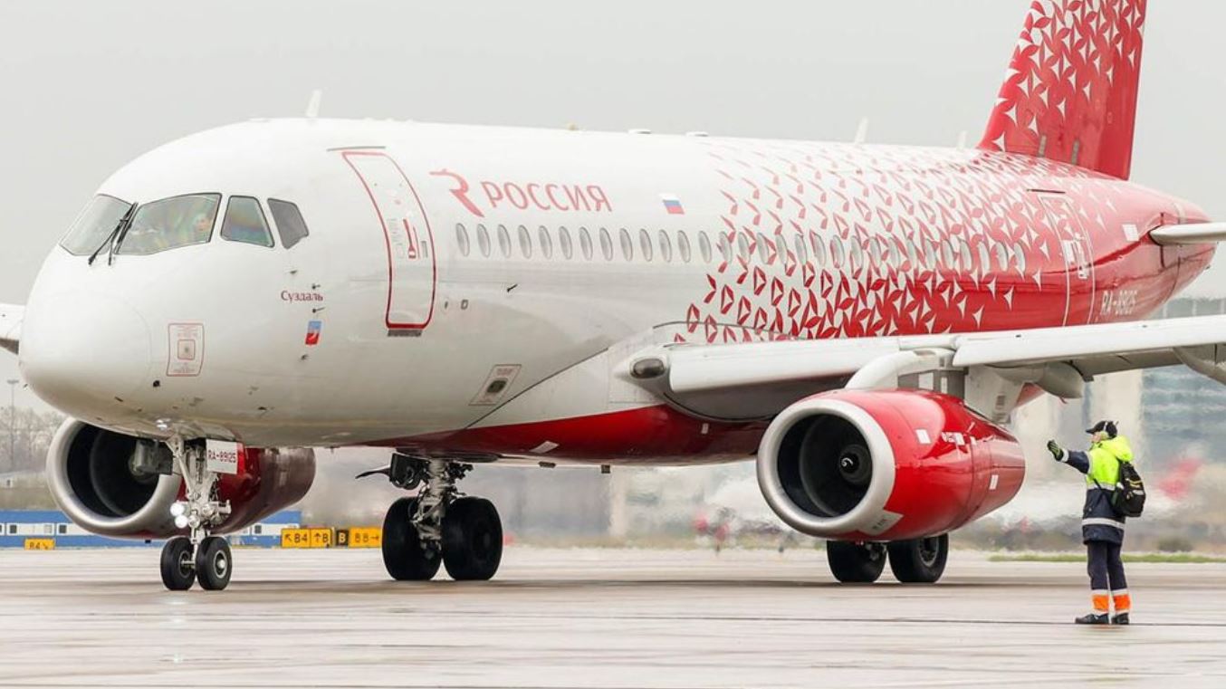 Trung Quốc lên tiếng giúp Cuba, Nga chuẩn bị sơ tán du khách