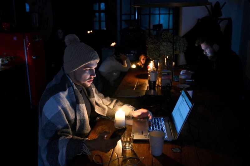 ‘Đình chiến năng lượng’ chấm dứt, Nga ra đòn tấn công mới khiến hàng trăm nơi ở Ukraine mất điện