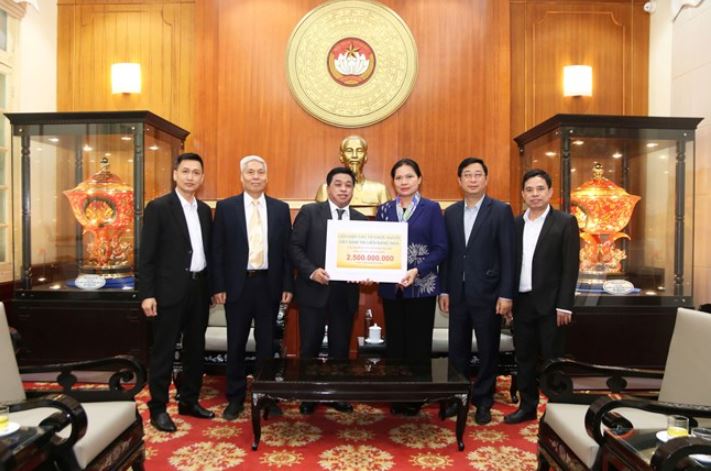 2,5 tỷ đồng từ Liên hiệp các tổ chức người Việt Nam tại Liên bang Nga hỗ trợ đồng bào khắc phục thiệt hại do bão lũ gây ra