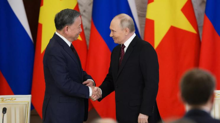 Nhật Bản rút lui, Việt Nam quyết đàm phán với Nga ngay tháng 1