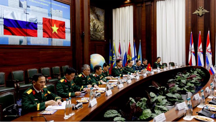Việt Nam trao Huân chương Hữu nghị cho hai Học viện Quân sự Nga