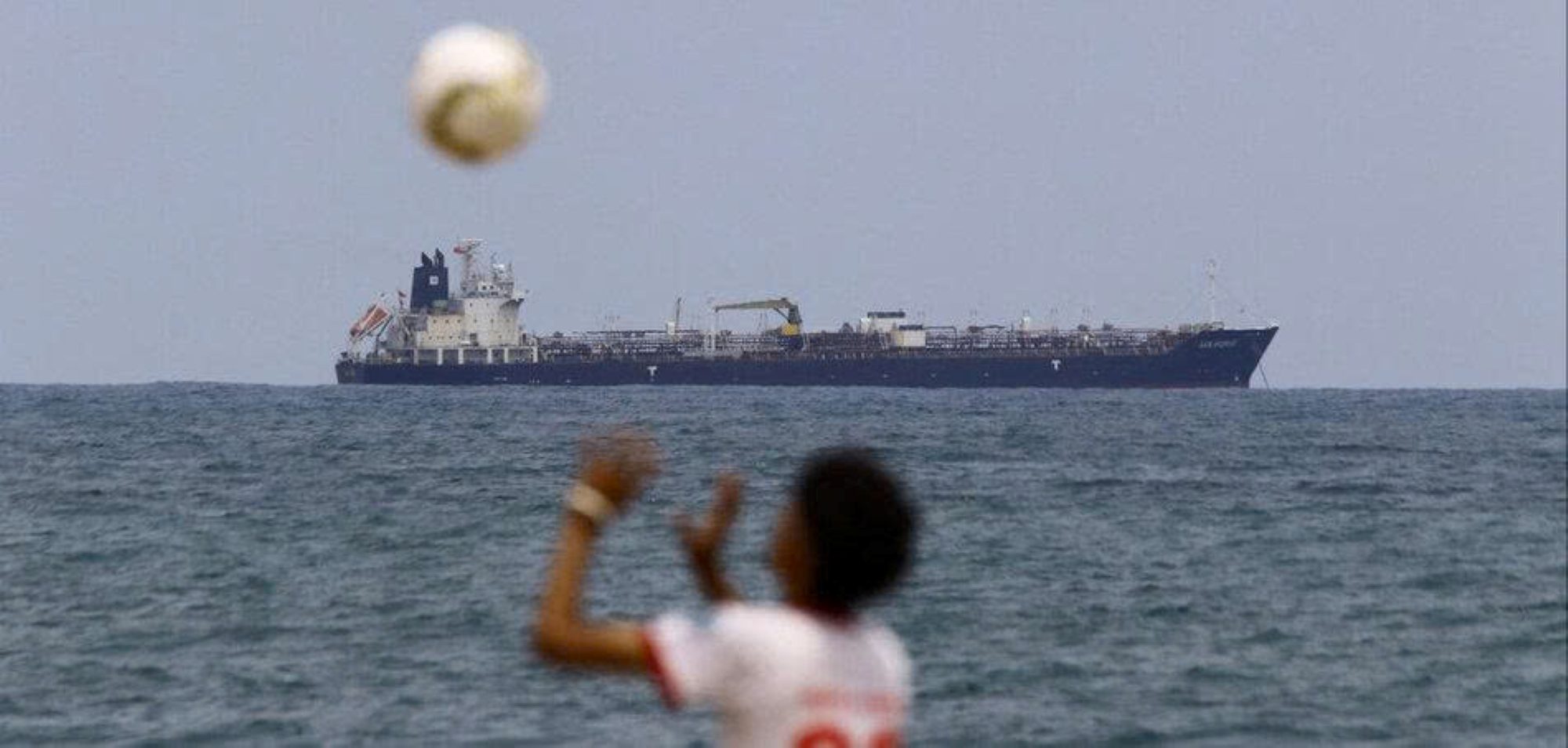 Nga gửi tín hiệu gì khi đưa dầu tới Cuba bất chấp lệnh cấm?