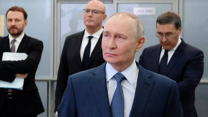 Tổng thống Putin tuyên bố: Nga dẫn đầu trong sự nghiệp thám hiểm Bắc Cực