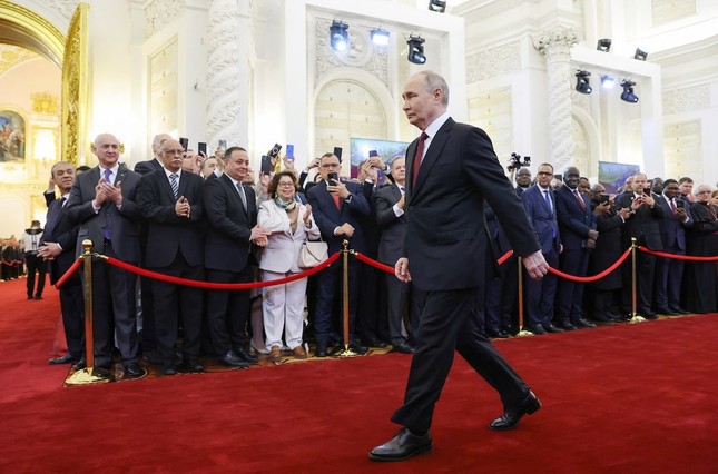 Chuyến thăm nước ngoài đầu tiên của Tổng thống Nga Putin sau khi nhậm chức