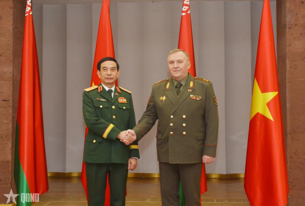 Đại tướng Phan Văn Giang hội đàm với Bộ trưởng Quốc phòng Belarus