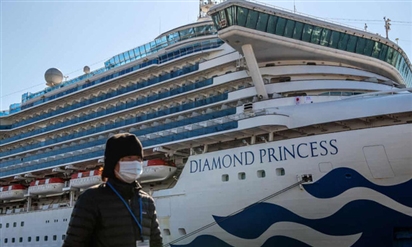 Số ca nhiễm virus corona trên du thuyền ở Nhật tăng gần gấp đôi lên con số 136 cùng lời cầu xin của hành khách bị mắc kẹt