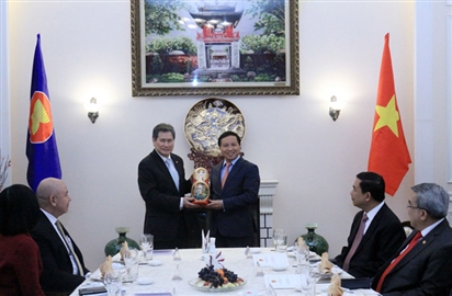 Tổng Thư ký ASEAN thăm Đại sứ quán Việt Nam tại Nga