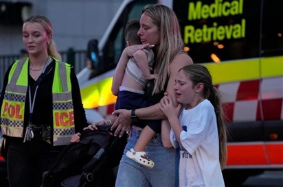 Australia treo cờ rủ tưởng nhớ các nạn nhân trong vụ tấn công bằng dao