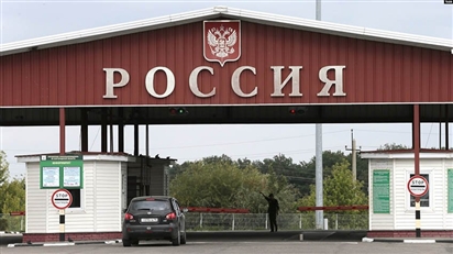 Nga chấm dứt miễn thị thực đi lại với Ukraine