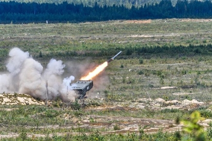Nga triển khai máy bay cường kích và ''hỏa thần'' nhiệt áp TOS-1A tấn công Ukraine