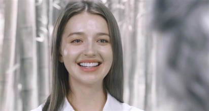 Cô gái Nga đang khiến dân mạng ''truy lùng'' vì xinh như thiên thần
