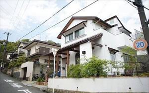 Tại sao tầng lớp bình dân Nhật Bản sống trong biệt thự, người giàu lại sống trong căn hộ?