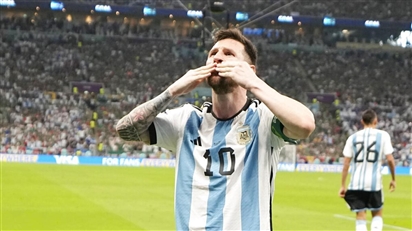 Vào chung kết, Messi 'biết ơn'' thất bại trước Saudi Arabia