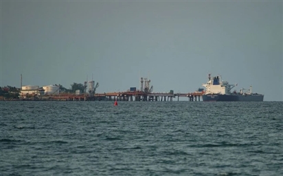 Nhờ hạm đội siêu tàu của ''quốc gia thân thiện'' đến từ châu Á, Nga vẫn bán được hàng triệu thùng dầu, chẳng lo thiếu người vận chuyển