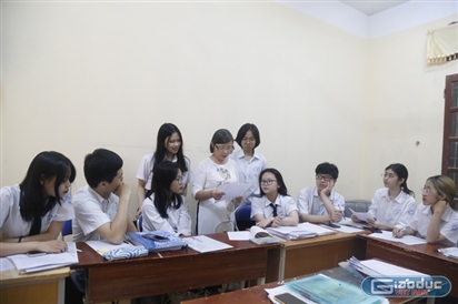 Người ''truyền lửa'' học tiếng Nga cho học sinh Trường THPT chuyên Nguyễn Trãi