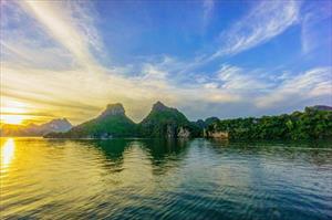 Vịnh Hạ Long vào top 10 điểm ngắm bình minh đẹp nhất thế giới