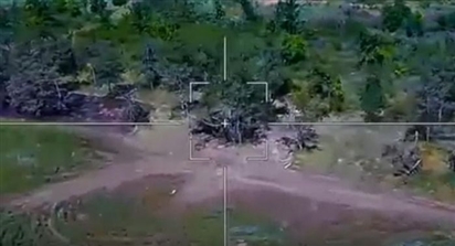 Clip UAV Lancet diệt xe tăng và trạm tác chiến điện tử