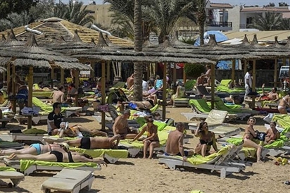 Ai Cập: 47 du khách bị ngộ độc thực phẩm tại khu nghỉ mát Biển Đỏ