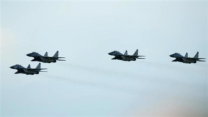 Máy bay NATO tiến sát không phận Nga và phản ứng của Moscow