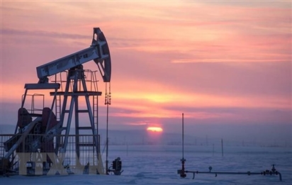 Áp giá trần dầu khí Nga có 'khai tử' thị trường năng lượng tự do?