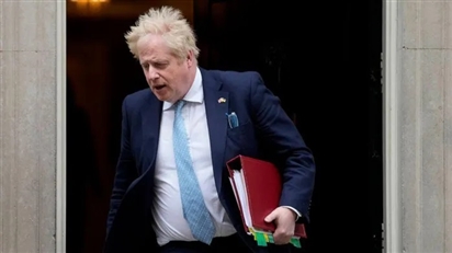 Thủ tướng Anh tuyên bố không từ chức dù bị phạt do tiệc tùng mùa dịch