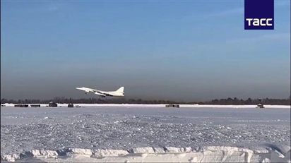Video Tổng thống Putin trên máy bay Tu-160M trong lộ trình bí mật
