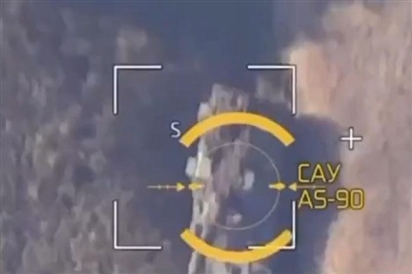 Video pháo tự hành Anh viện trợ Ukraine bị UAV Lancet tấn công