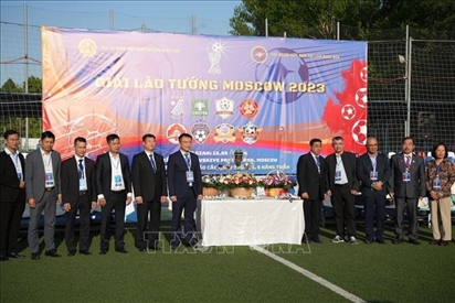 Giải bóng đá Lão Tướng Moskva tăng gắn kết cộng đồng người Việt tại LB Nga