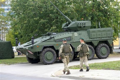 Thượng đỉnh NATO bàn nhiều chuyện gai góc