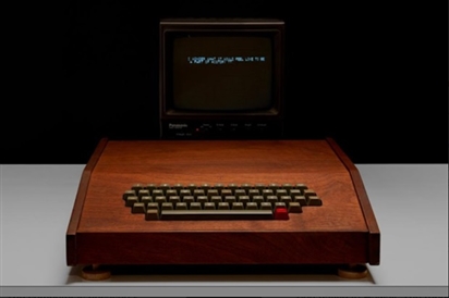 Chiếc máy tính Apple đời đầu được bán với giá 400.000 USD