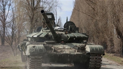 Ba Lan gửi xe tăng đến Ukraine