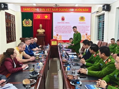 Cảnh sát hình sự Hà Nội trao đổi kinh nghiệm phòng chống 'tội phạm mạng' với chuyên gia Liên bang Nga