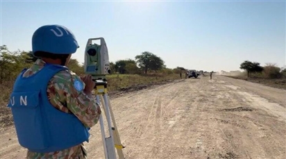 Công binh Việt Nam dồn lực thông tuyến đường huyết mạch tại 'chảo lửa' Abyei