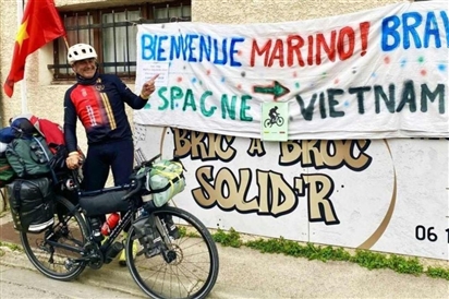 Tôi bán ôtô, đạp xe từ Tây Ban Nha đến Việt Nam