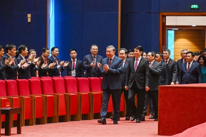 16 ủy viên Bộ Chính trị được bầu vào đoàn Chủ tịch Đại hội 14