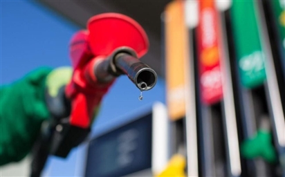 Vì sao giá dầu đột nhiên giảm mạnh sau khi tăng vọt do căng thẳng ở Trung Đông?