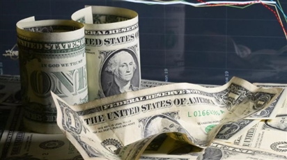 Sẽ sụp đổ: Phố Wall ra phán quyết với đồng đô la