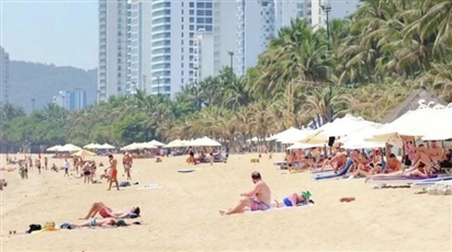 Việt Nam 3 tháng liền đón trên 2 triệu khách quốc tế, khách Nga tăng hơn 200%