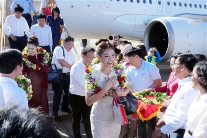 Quảng Trị đón những vị khách đầu tiên trên chuyến bay Cam Ranh - Đồng Hới