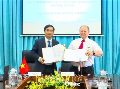 Trường Đại học Nha Trang ký kết hợp tác với Trung tâm Công nghệ đóng tàu và sửa chữa tàu biển (Liên bang Nga)