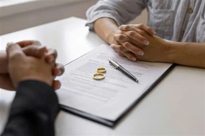 Bạn gái đưa ra hai yêu cầu trước khi cưới khiến tôi hoang mang