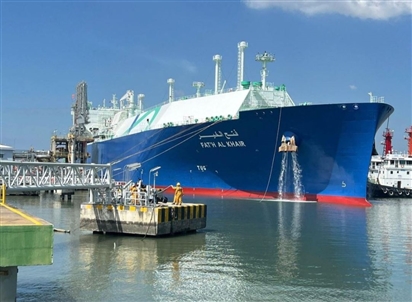 Tàu chở 63.000 tấn LNG qua eo biển Hormuz về Việt Nam an toàn