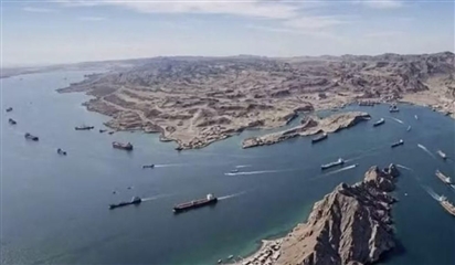 Đội xuồng Iran có thể thách thức hải quân Mỹ ở eo biển Hormuz