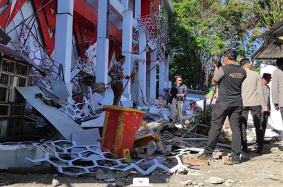 Hình ảnh về trận động đất gây sóng thần ở Indonesia