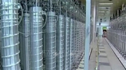 EU tái áp đặt lệnh trừng phạt Iran