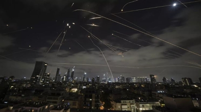 IRGC tấn công trụ sở Bộ Quốc phòng Israel bằng tên lửa siêu vượt âm