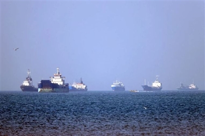 Iran tuyên bố tấn công đáp trả vào căn cứ không quân Mỹ; Còi báo rộng vang rền khắp Kuwait
