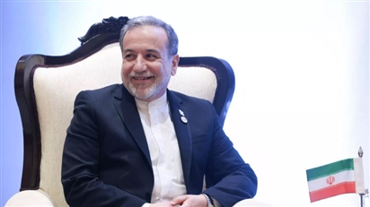 Phân tích của Sputnik: Ngoại trưởng Iran Araghchi cảnh báo tất cả những ai ủng hộ đồng USD