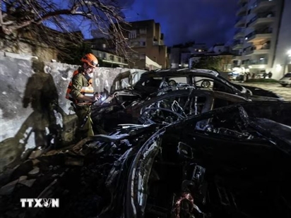 Xung đột tại Trung Đông: Israel hứng loạt tên lửa lớn từ Iran và Hezbollah